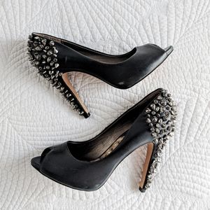NWOT - Sam Edelman Lorissa pumps - leather studs